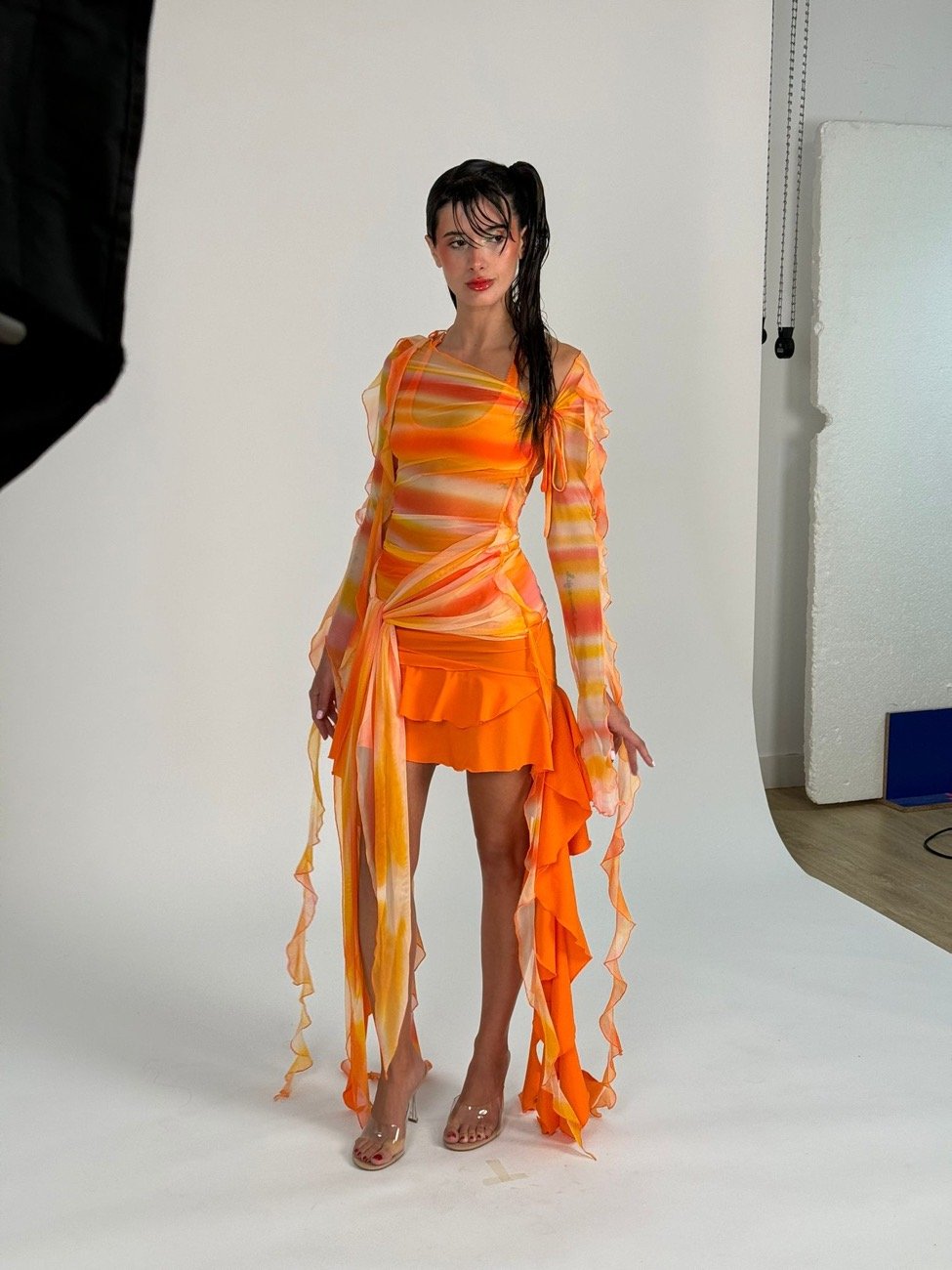 Editorial naranja
